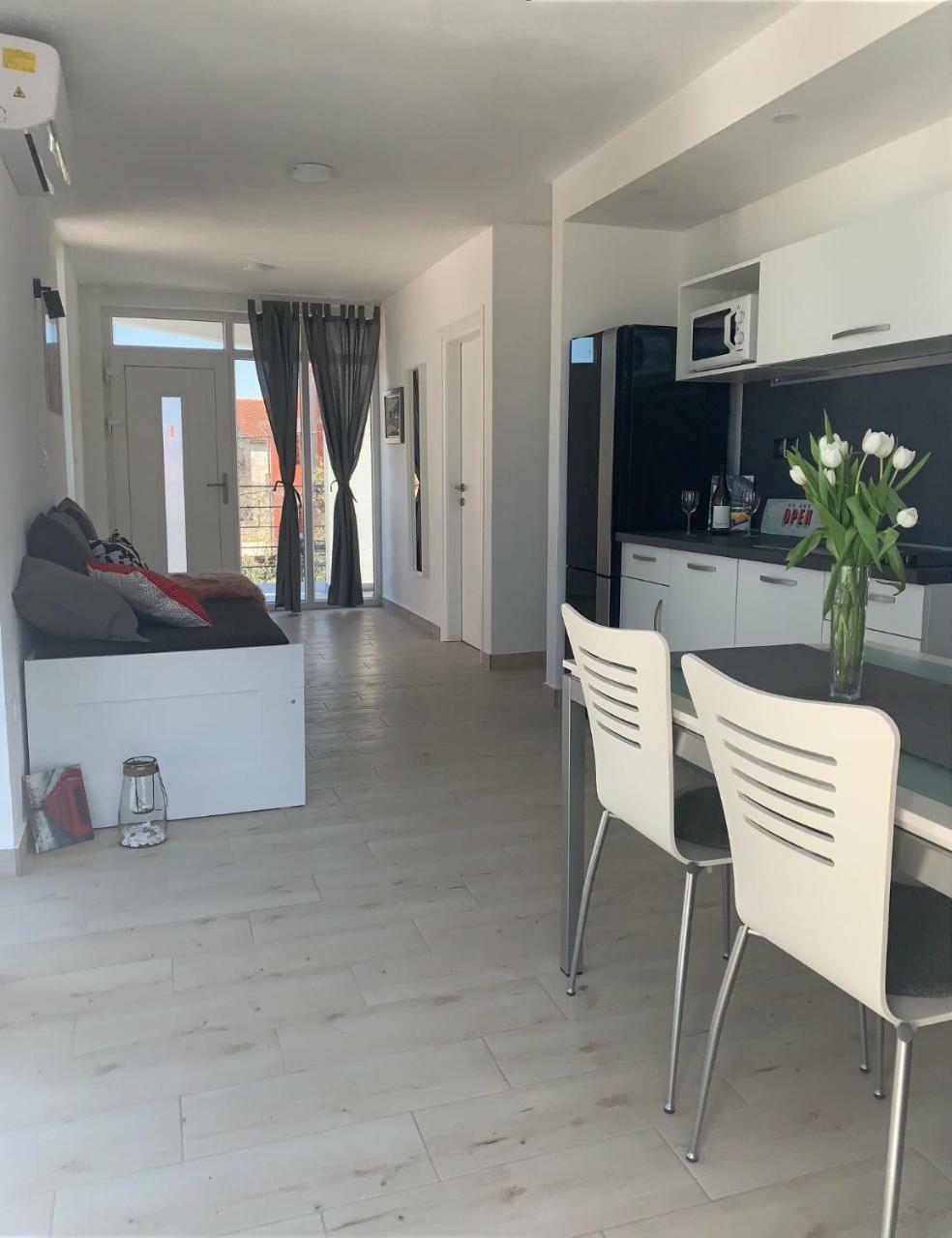 Modern Apartments Day Sibenik Exterior photo