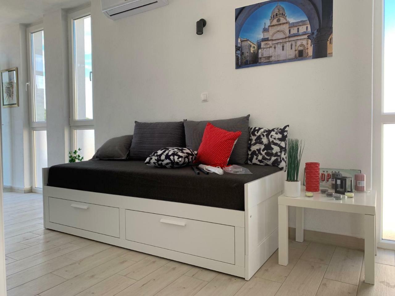 Modern Apartments Day Sibenik Exterior photo